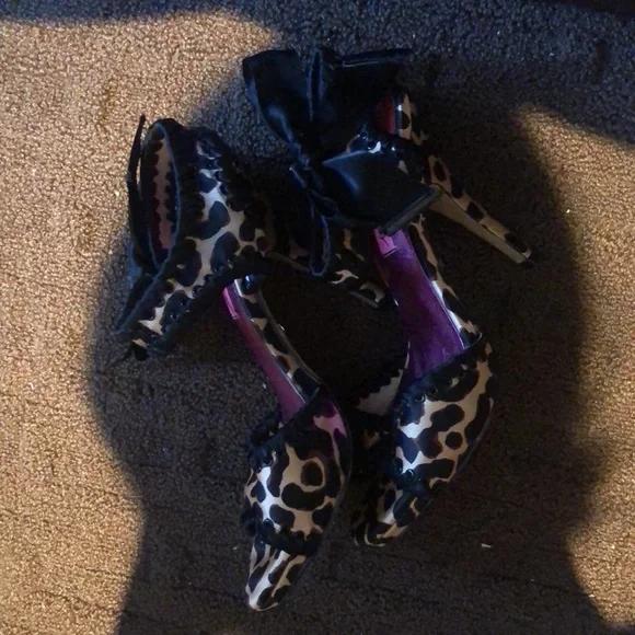 Betsy Johnson beautiful cocktail shoes - Picture 3 of 9